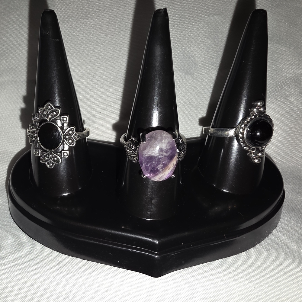Elegant Silver and Purple Stone Ring Set Size 7